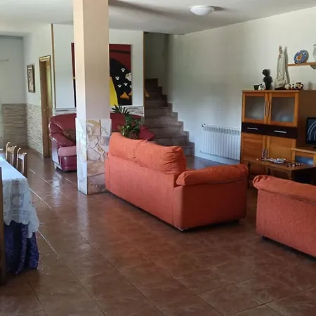 Tranquila En Vilar Cerca De Santiago * Touro